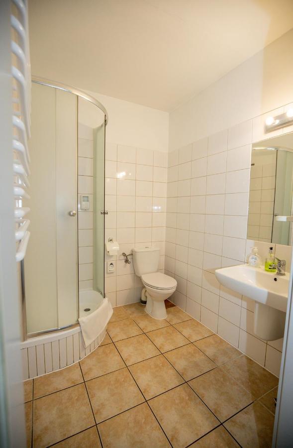 Pensjonat Rogatka Osieczna Luaran gambar